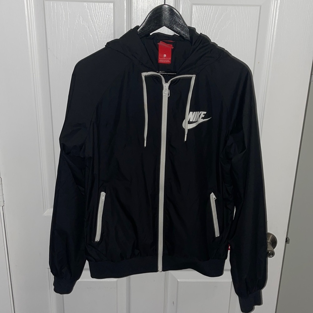 Woman’s Nike windbreaker